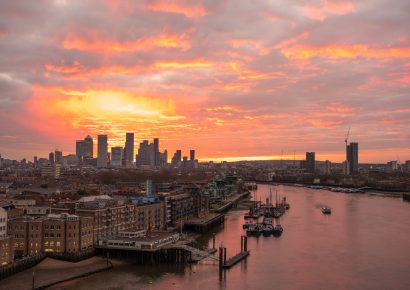 Sunrise wedding ceremony at Tower Bridge